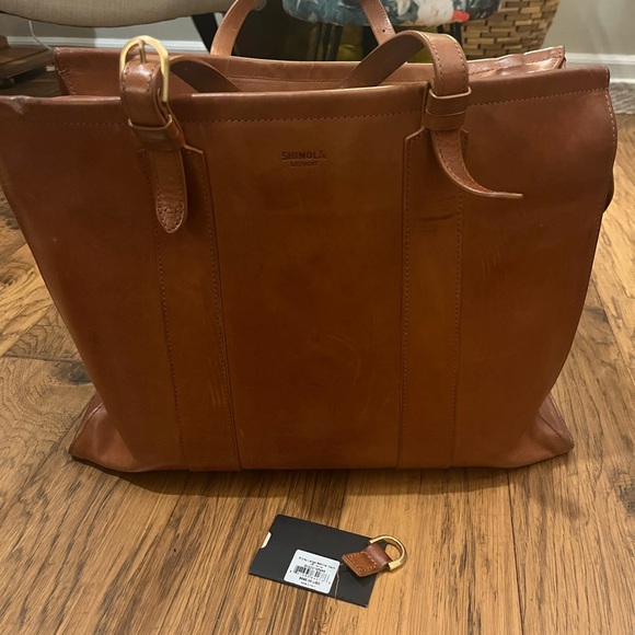 Shinola Sibley Large Satchel Vach
Natural
Made in Italy - Picture 8 of 8